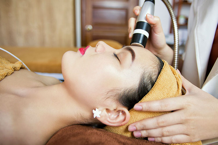 Hình Ảnh Se Khít Lỗ Chân Lông Tại Spa