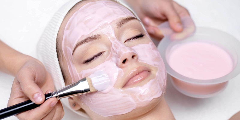 Hình ảnh sử dụng sữa chua tẩy trang