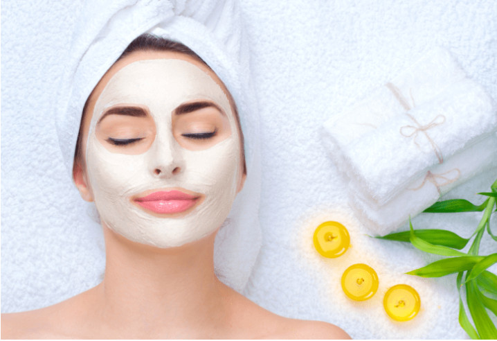 Đắp mặt nạ để cung cấp dưỡng chất cho da